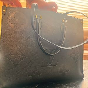 A gorgeous lv big bag I really love it too big for me